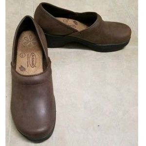 Dr.Scholl's Women's 7 Brown Nubuck Slip On Clogs